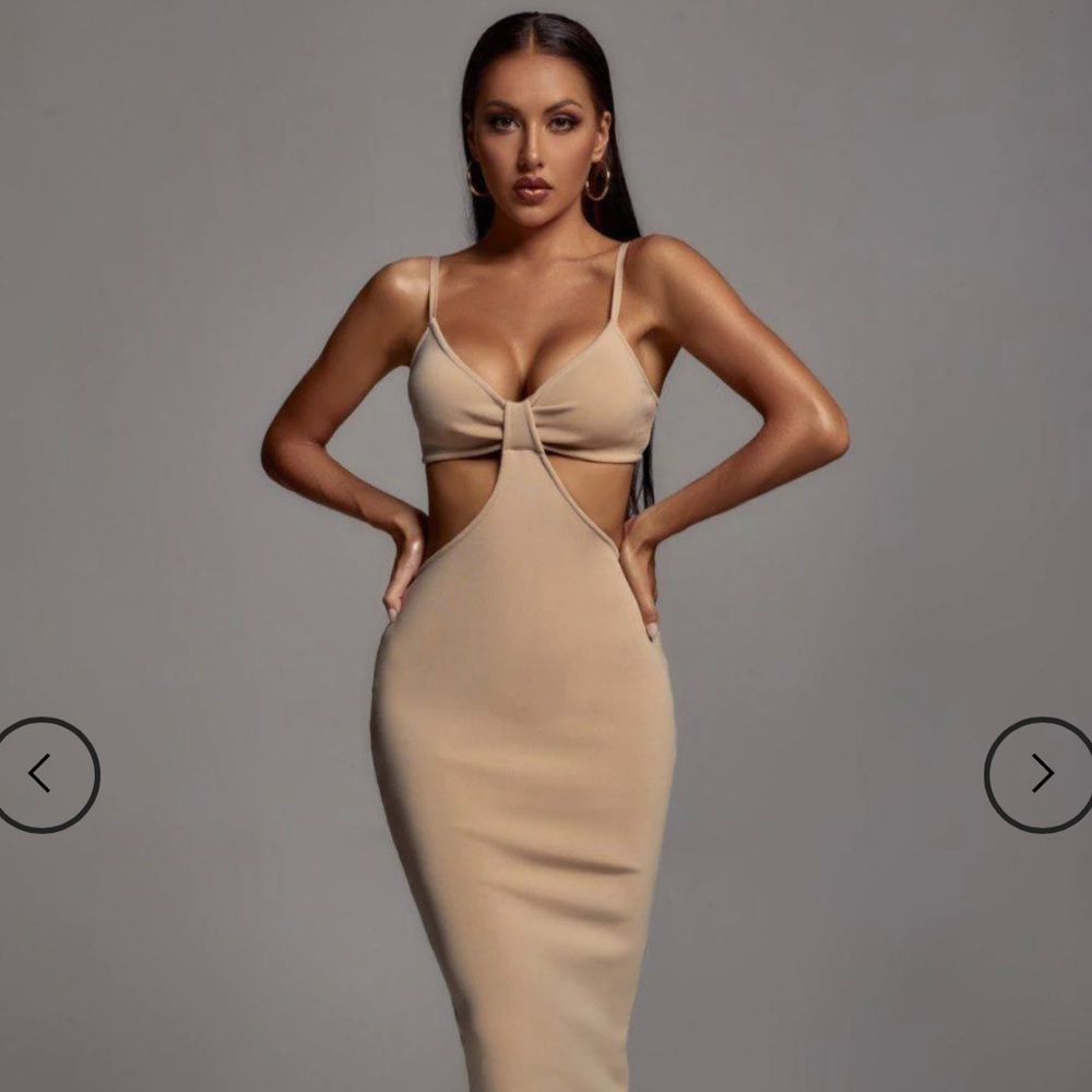 Bella Barnett Salim Cut out Maxi Dress